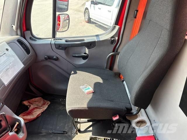 Freightliner M2 Gėrimų tiekimo sunkvežimiai