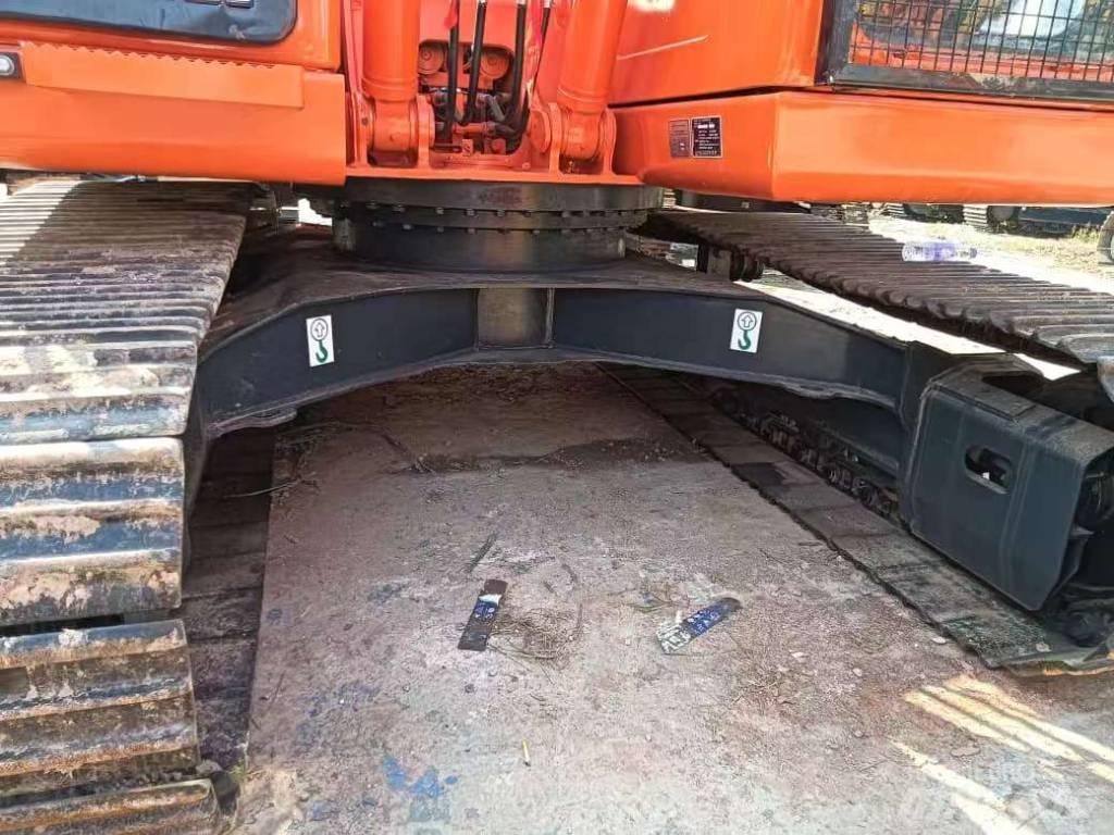 Doosan DX150 Vidutinės galios ekskavatoriai 7-12 t