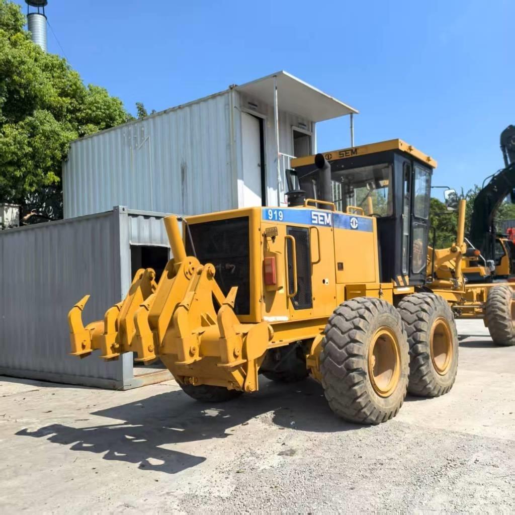 SEM 919 Greideriai