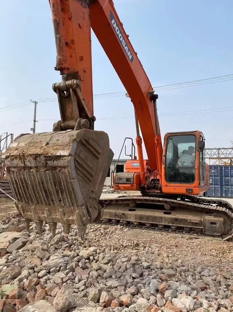 Doosan DX 225 LC Vikšriniai ekskavatoriai
