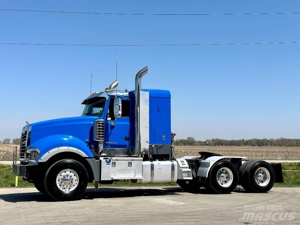 Mack Titan TD 713 Naudoti vilkikai