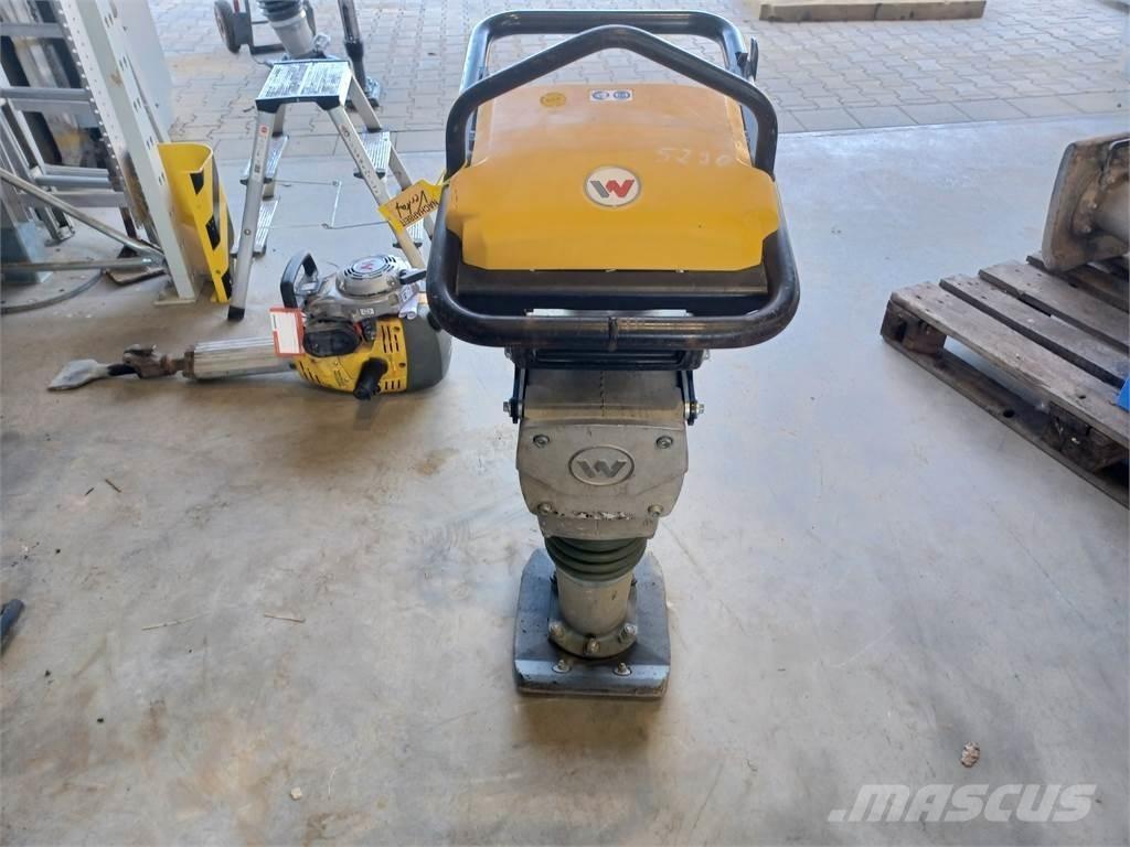 Wacker Neuson AS50 Plūktuvai