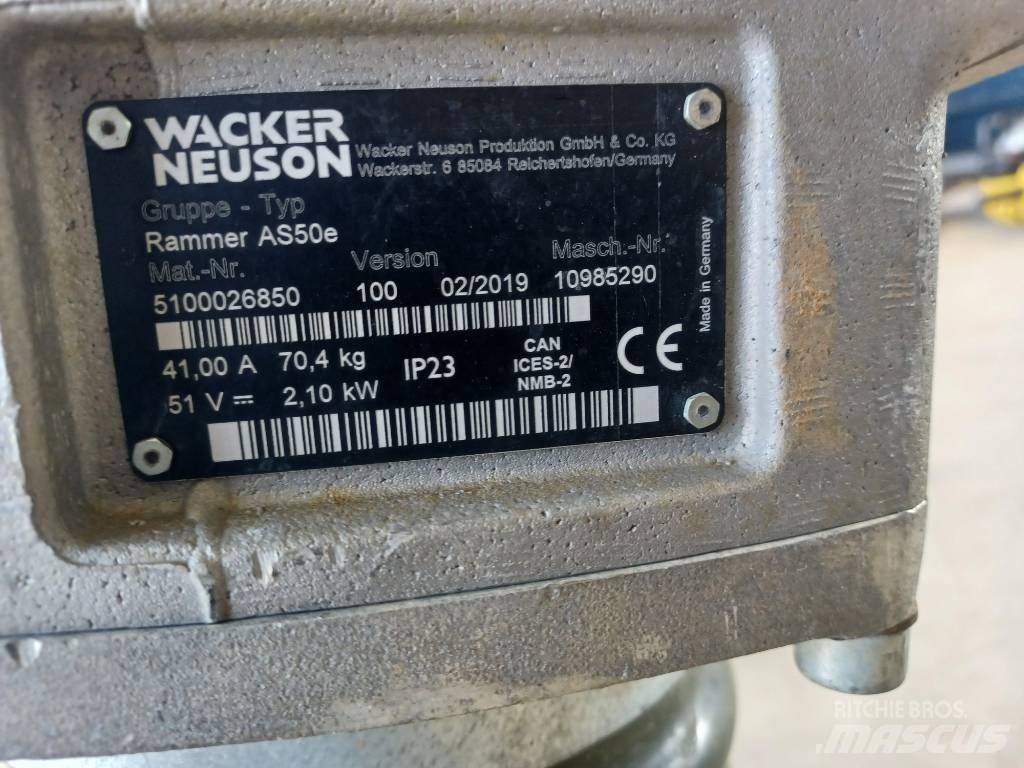 Wacker Neuson AS50 Plūktuvai