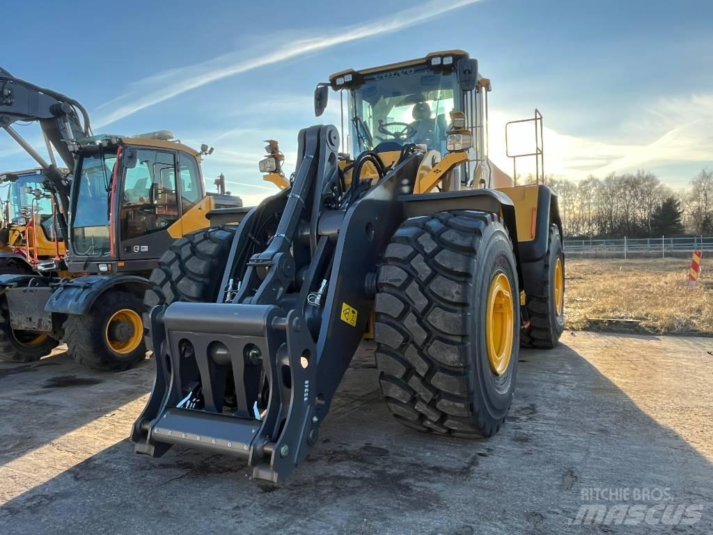 Volvo L 220 H Naudoti ratiniai krautuvai