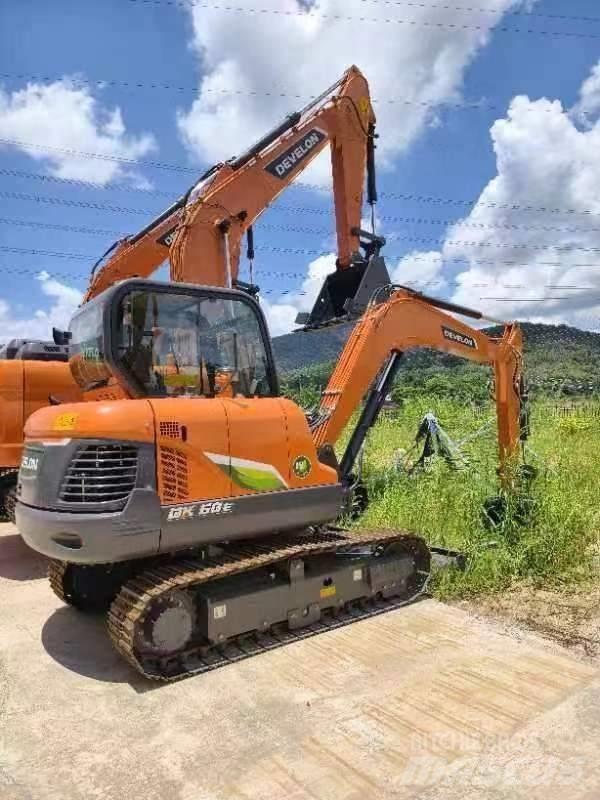 Doosan DX 60E Vidutinės galios ekskavatoriai 7-12 t