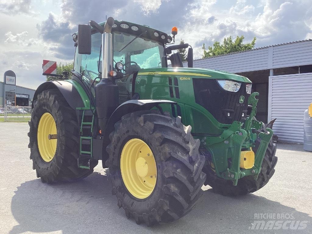 John Deere 6250 R Traktoriai