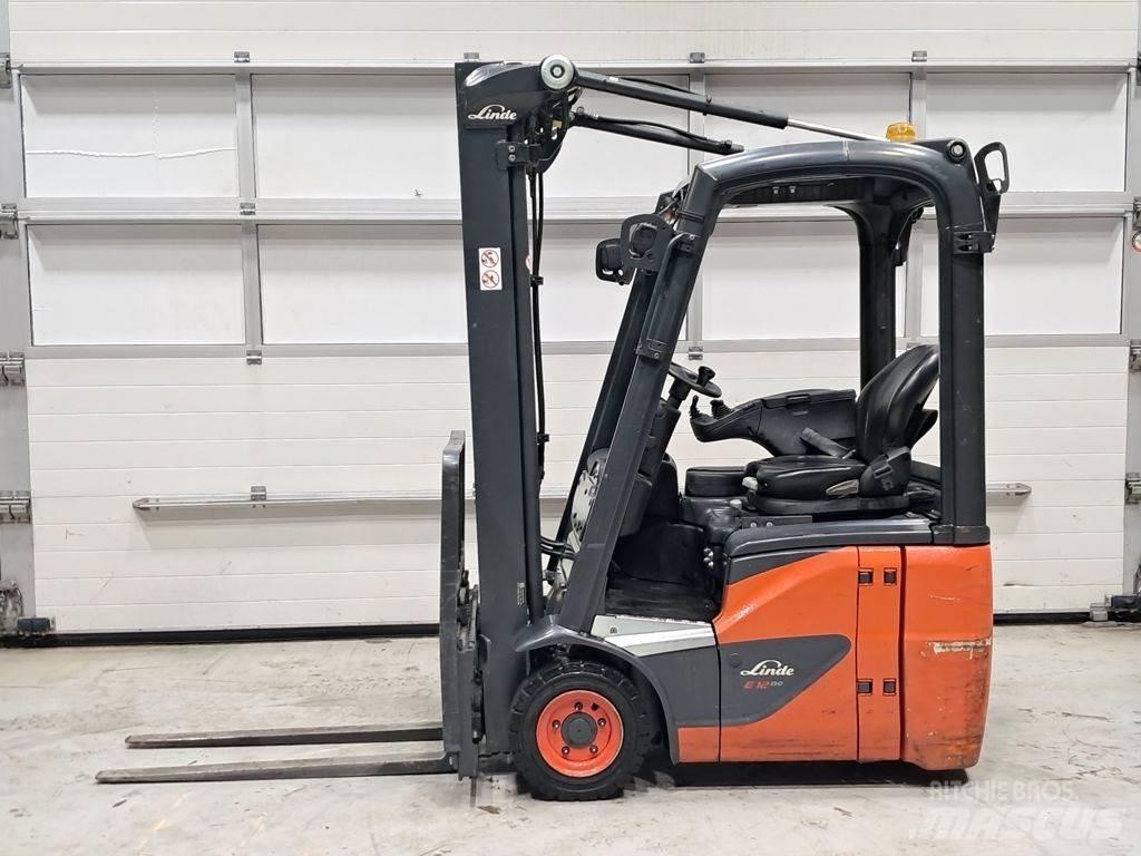 Linde E12-02 Elektriniai šakiniai krautuvai