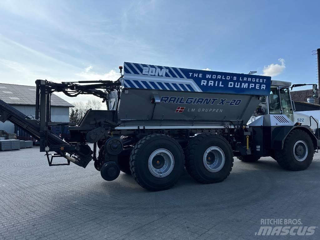 Hydrema 922 C Specializuoti vežėjai