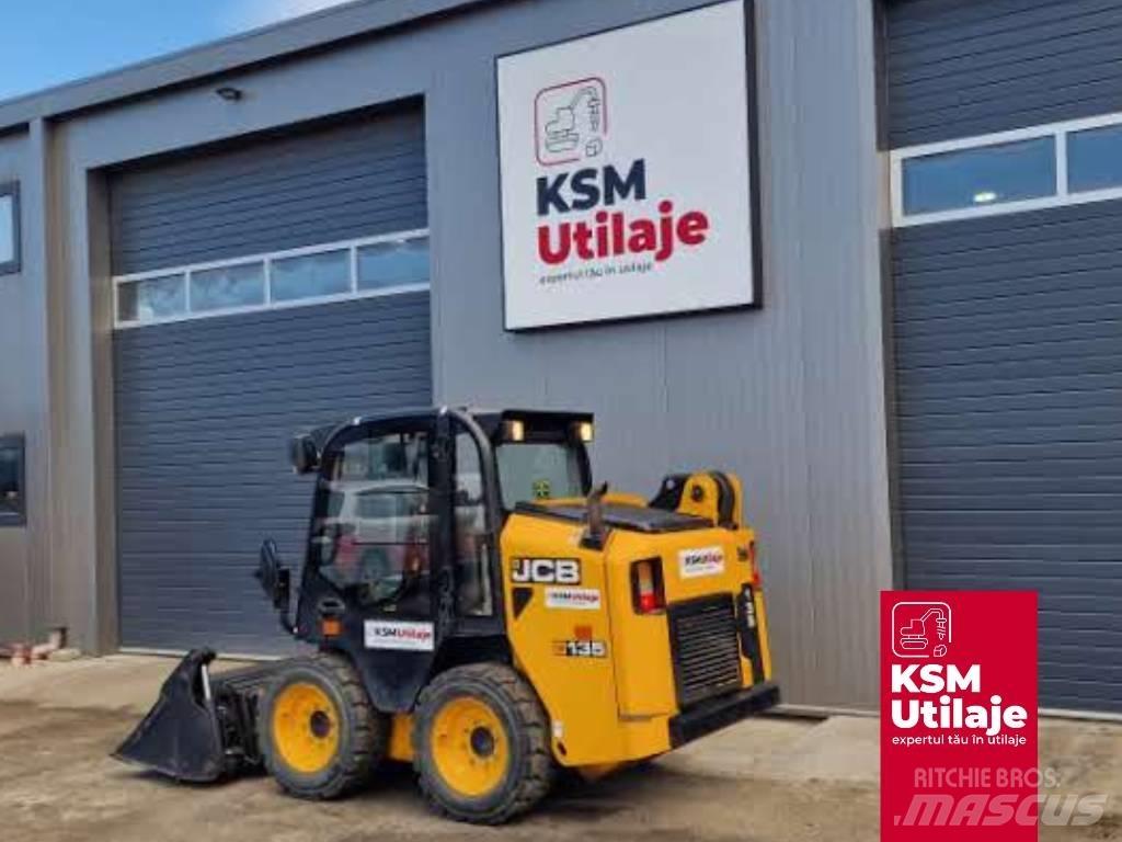 JCB 135 Krautuvai su šoniniu pasukimu