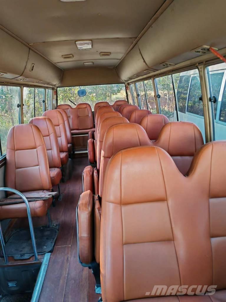 Toyota Coaster Tarpmiestiniai autobusai