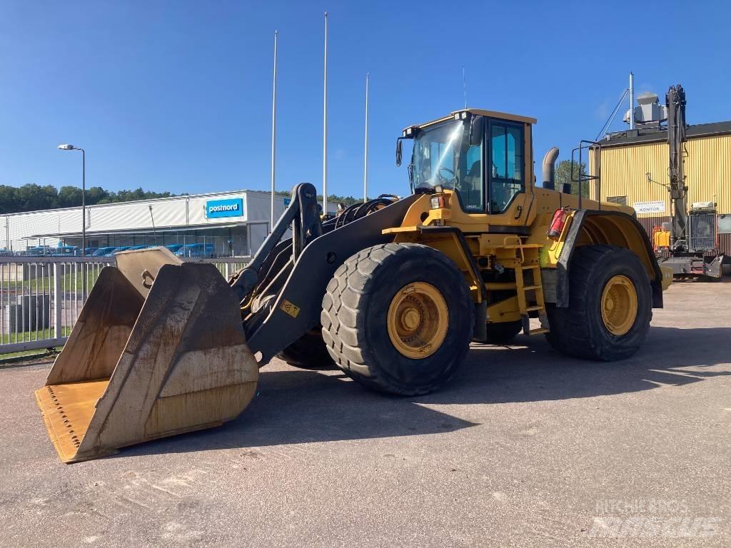 Volvo L 220 F Naudoti ratiniai krautuvai
