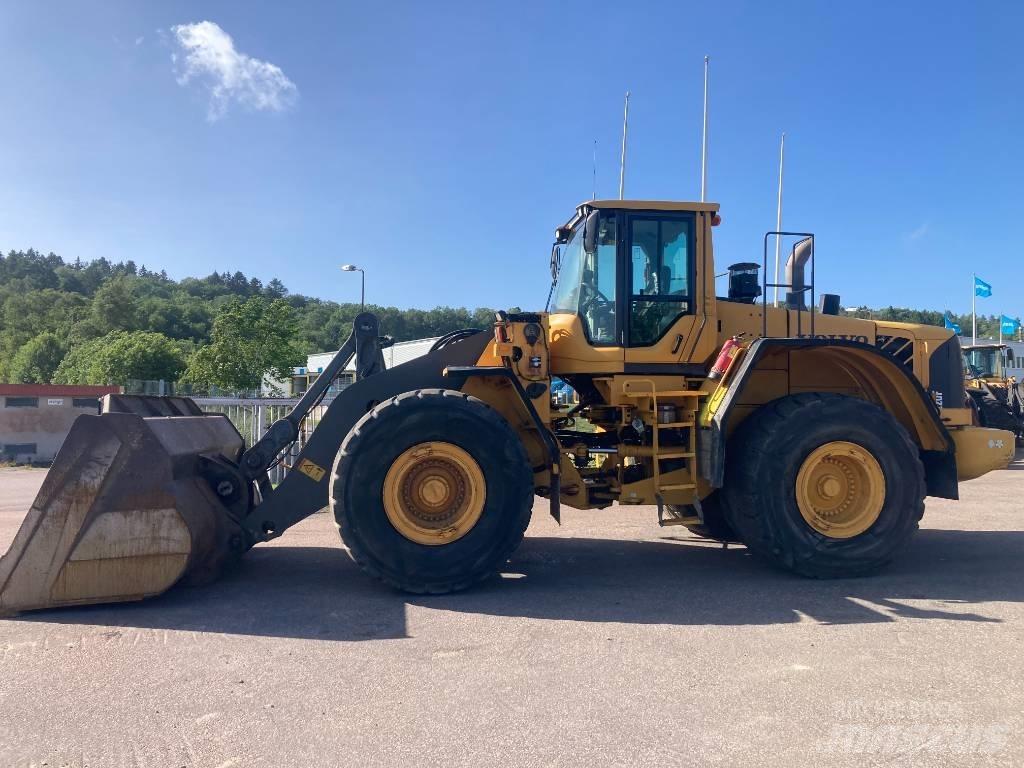Volvo L 220 F Naudoti ratiniai krautuvai