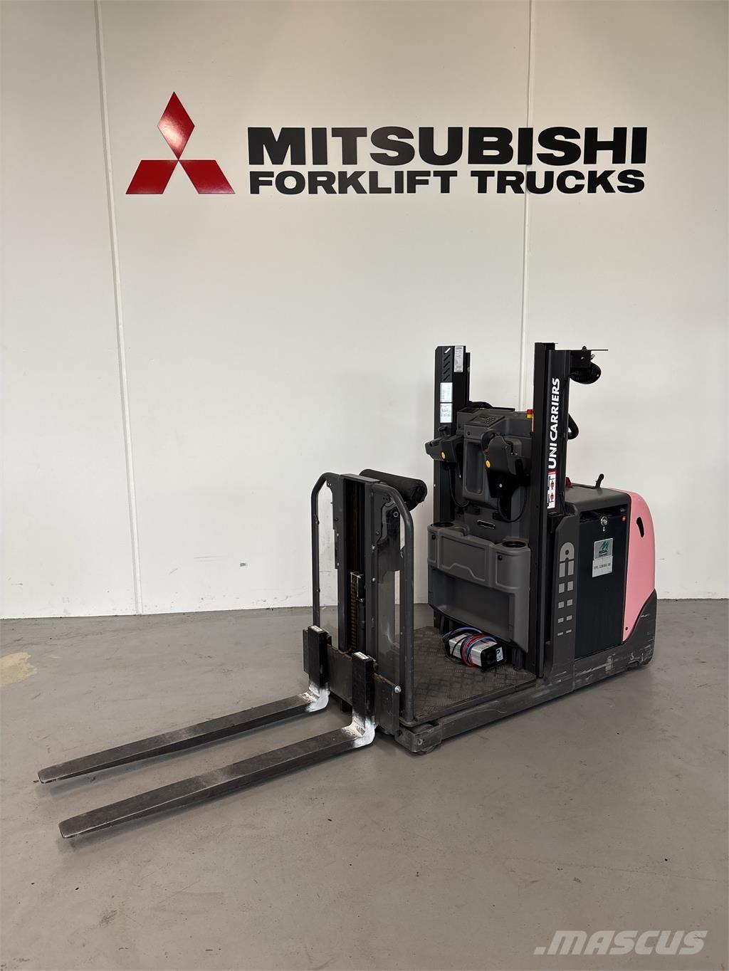 UniCarriers EPL100 Mažų aukščių užsakytų prekių krautuvai