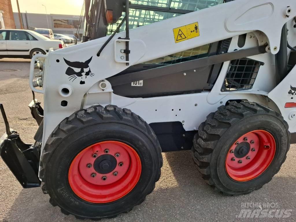 Bobcat S 530 Krautuvai su šoniniu pasukimu