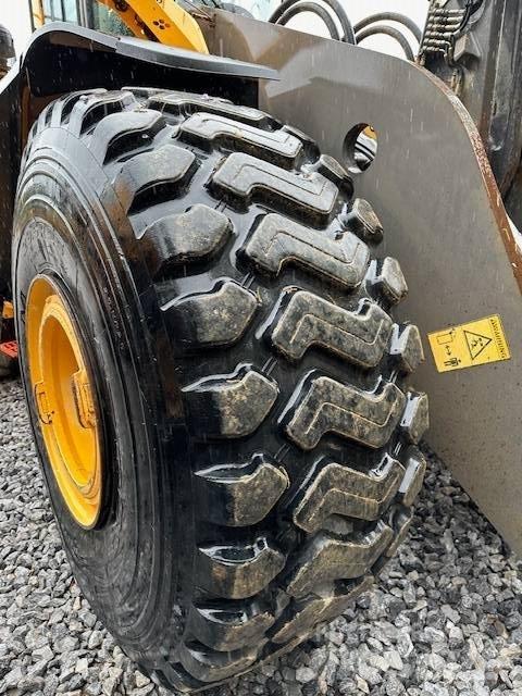 Volvo L 220 H Naudoti ratiniai krautuvai