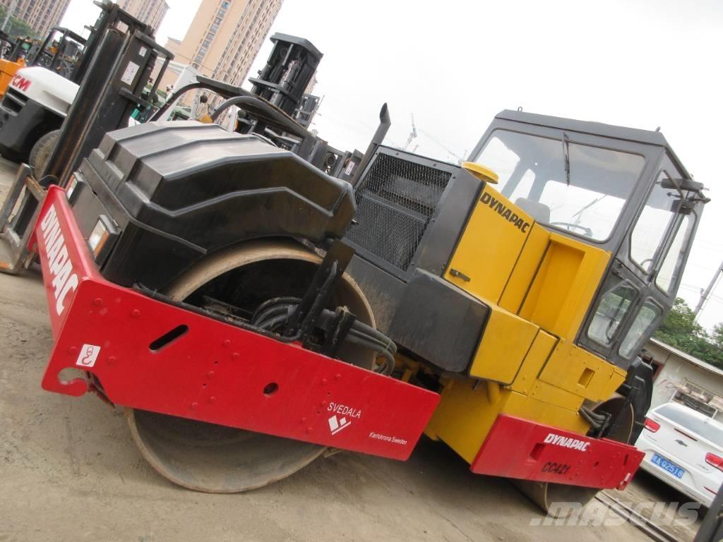 Dynapac CC421 Porinių būgnų volai