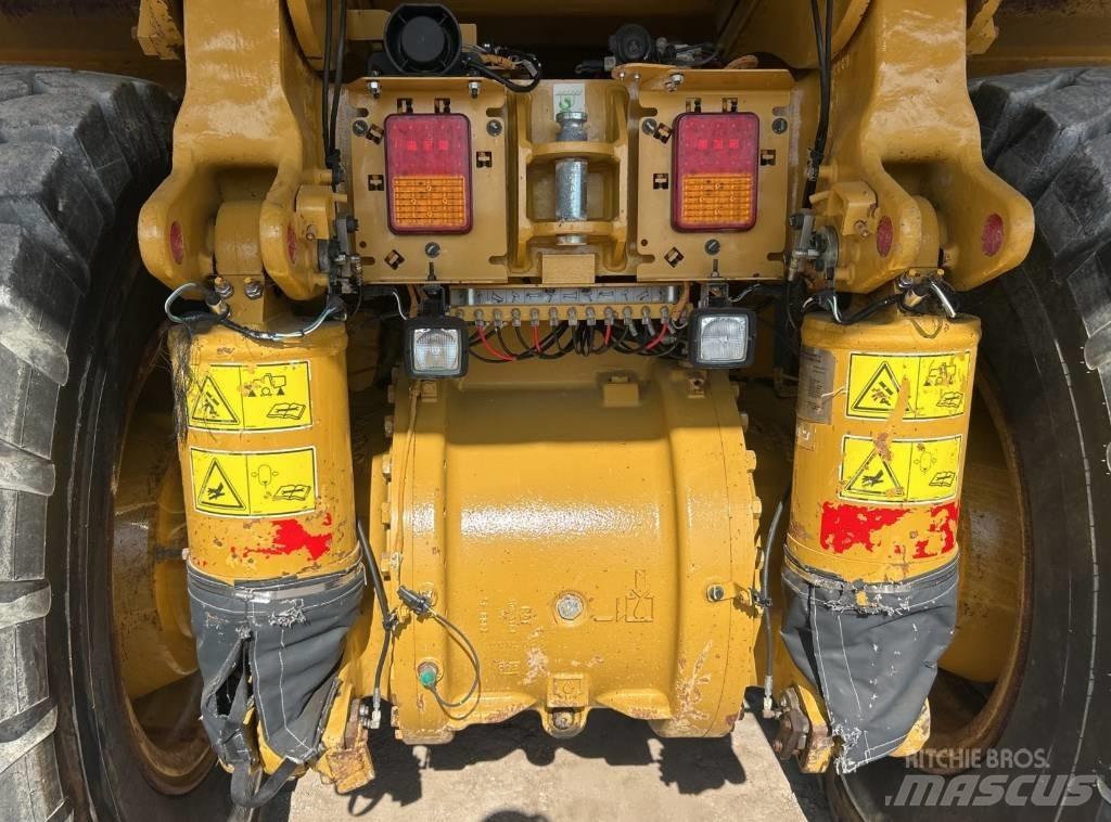 CAT 770 G Karjeriniai savivarčiai