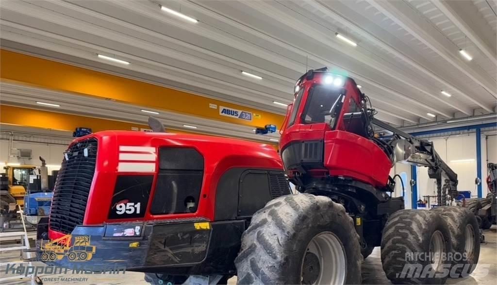 Komatsu 951 Miško technika (Harvesteriai)