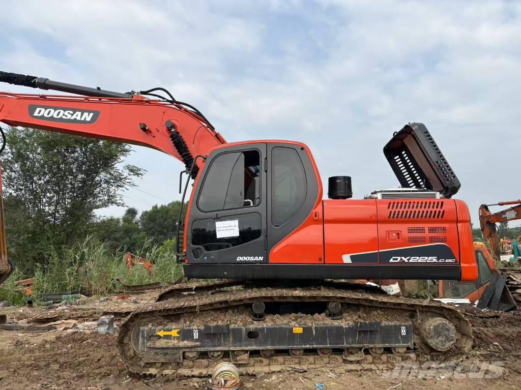 Doosan DX225LC-9C Vikšriniai ekskavatoriai