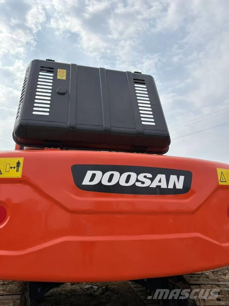 Doosan DX225LC-9C Vikšriniai ekskavatoriai