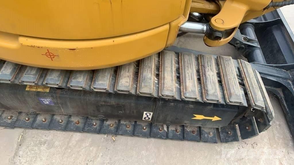 CAT 303 Vikšriniai ekskavatoriai