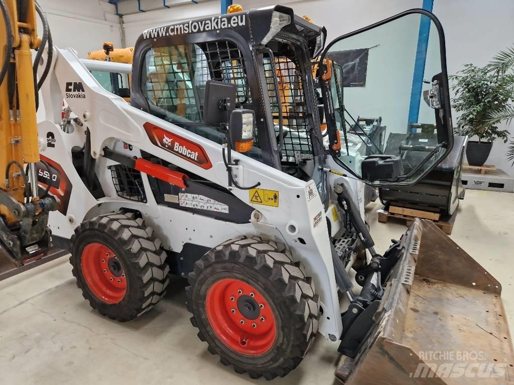 Bobcat S 590 Krautuvai su šoniniu pasukimu