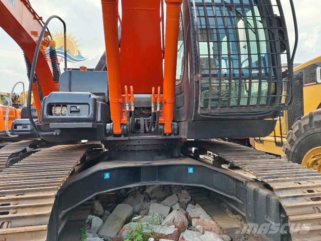 Hitachi ZX 200 Vikšriniai ekskavatoriai