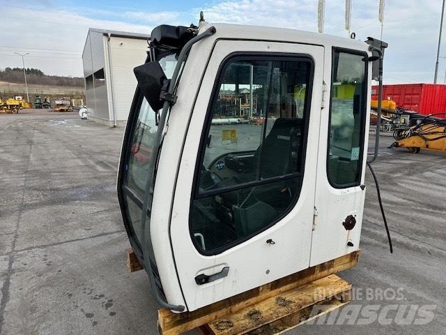 Liebherr R 317 CAB Kabinos ir interjeras