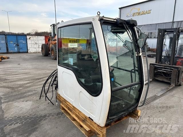 Liebherr R 317 CAB Kabinos ir interjeras
