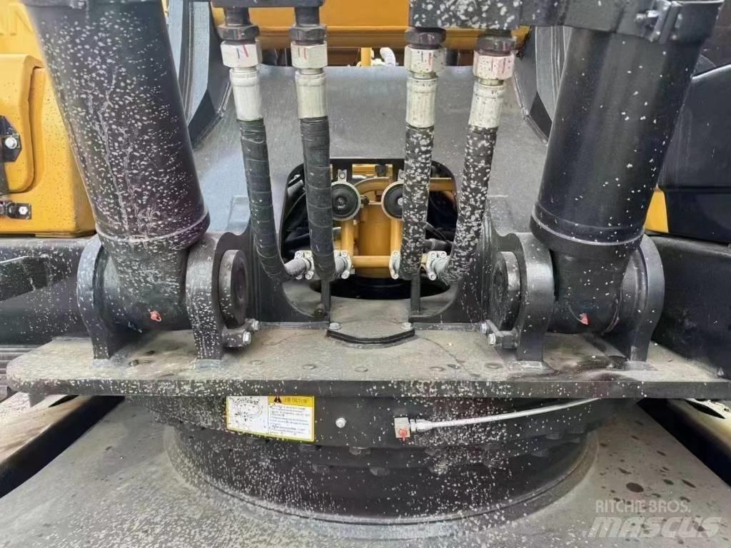 Sany SY 245 H pro Vikšriniai ekskavatoriai
