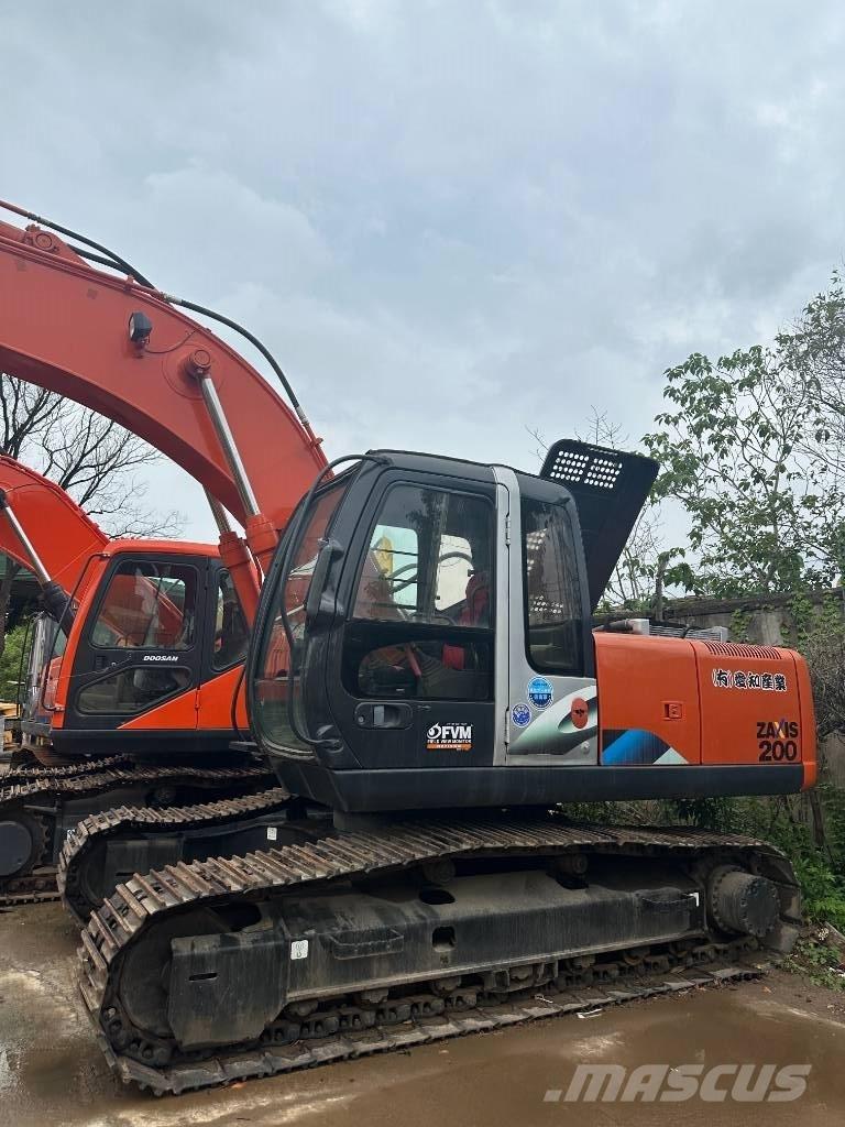 Hitachi ZX 200 Vikšriniai ekskavatoriai