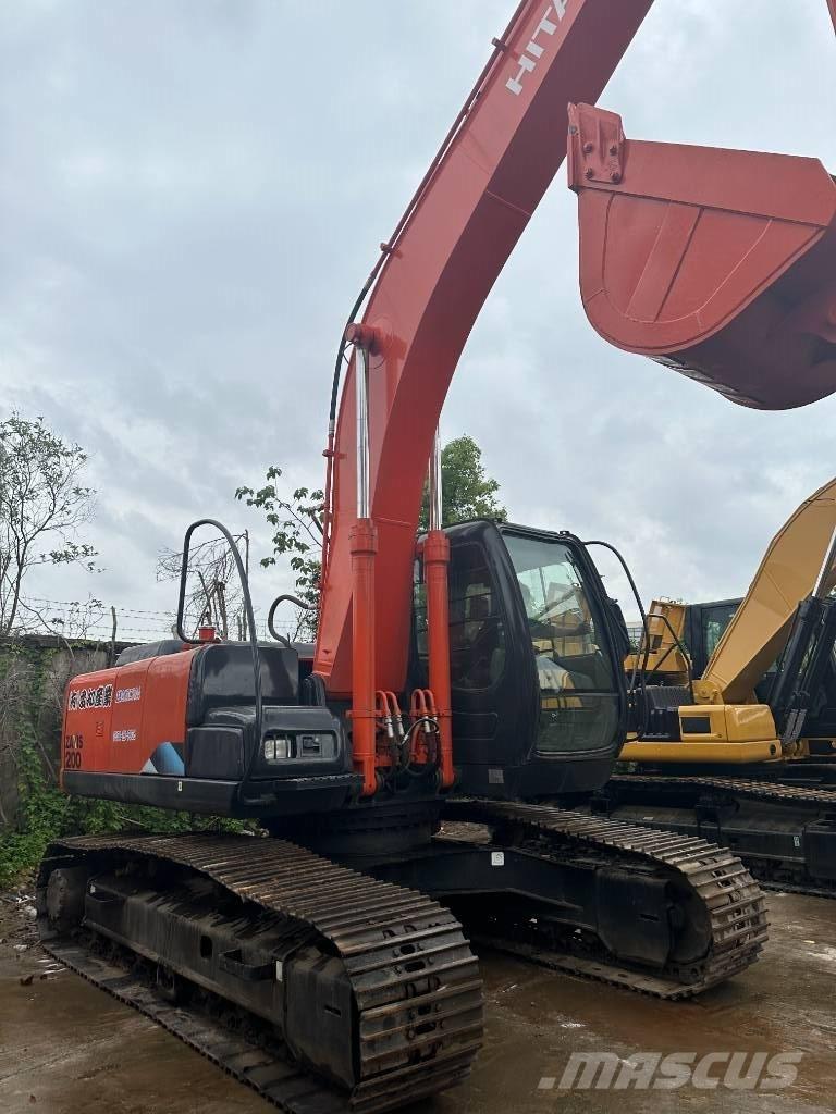 Hitachi ZX 200 Vikšriniai ekskavatoriai