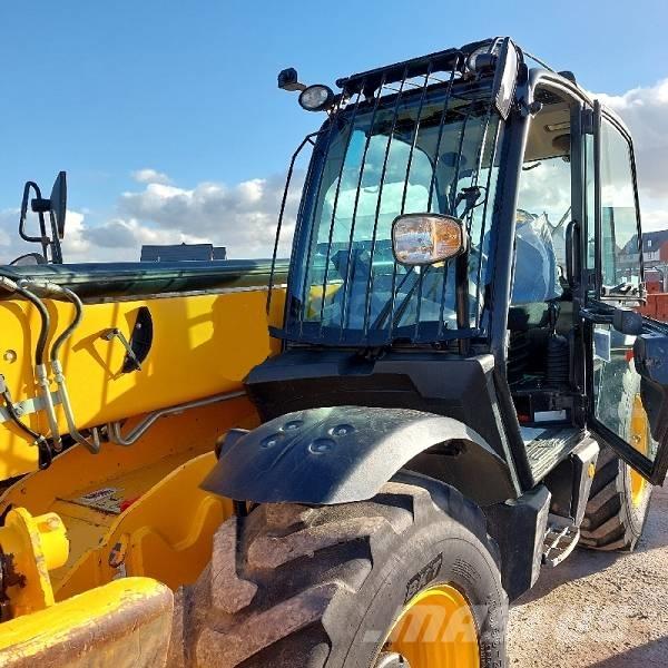 JCB 533-105 Teleskopiniai krautuvai
