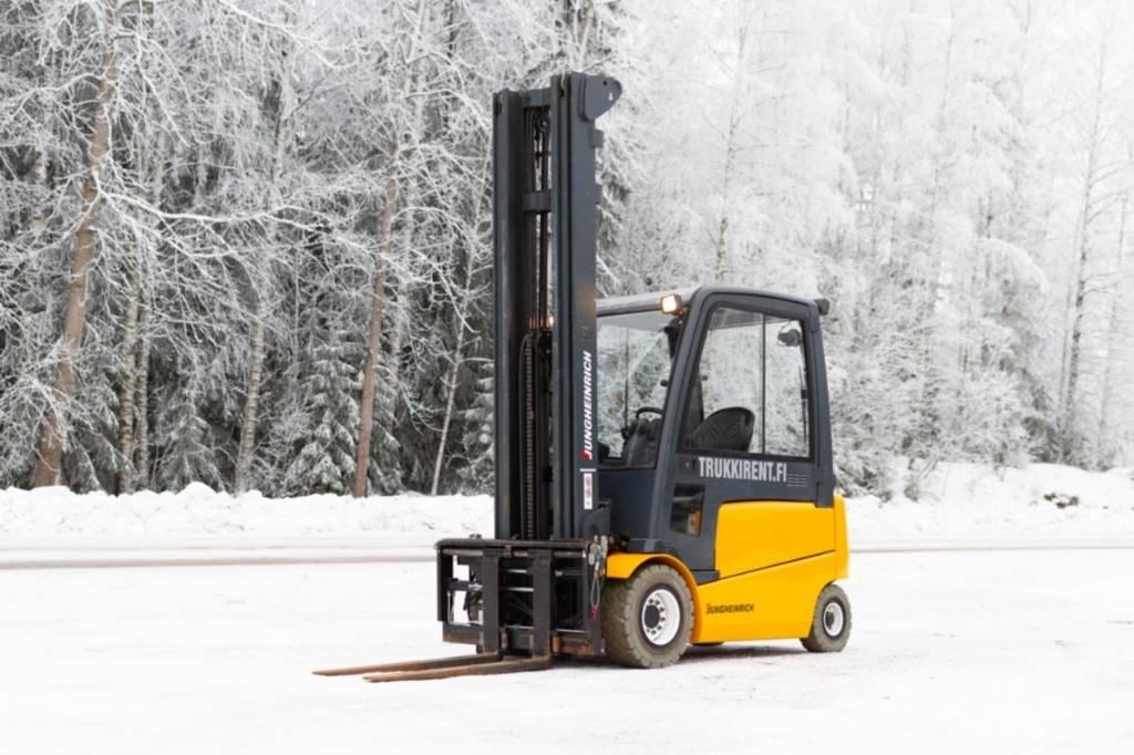 Jungheinrich EFG430 Elektriniai šakiniai krautuvai