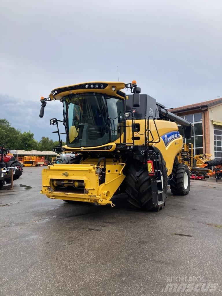New Holland CR 8.90 Derliaus nuėmimo kombainai