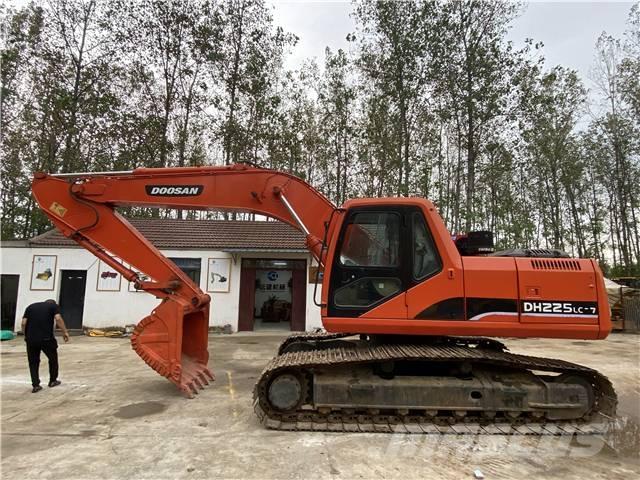 Doosan DH225 Vikšriniai ekskavatoriai