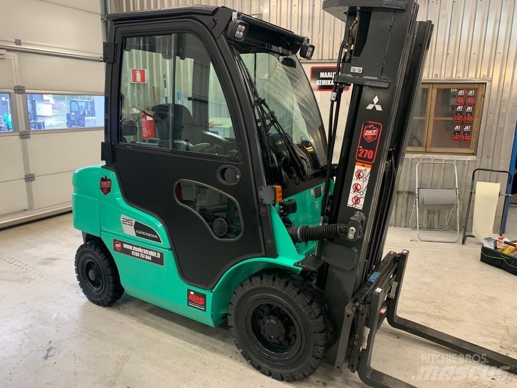 Mitsubishi FD25N3 Dyzeliniai krautuvai