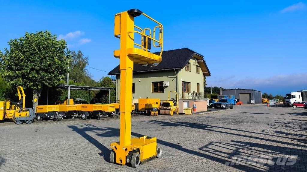 JLG 1230 ES Vertikalūs stiebiniai keltuvai