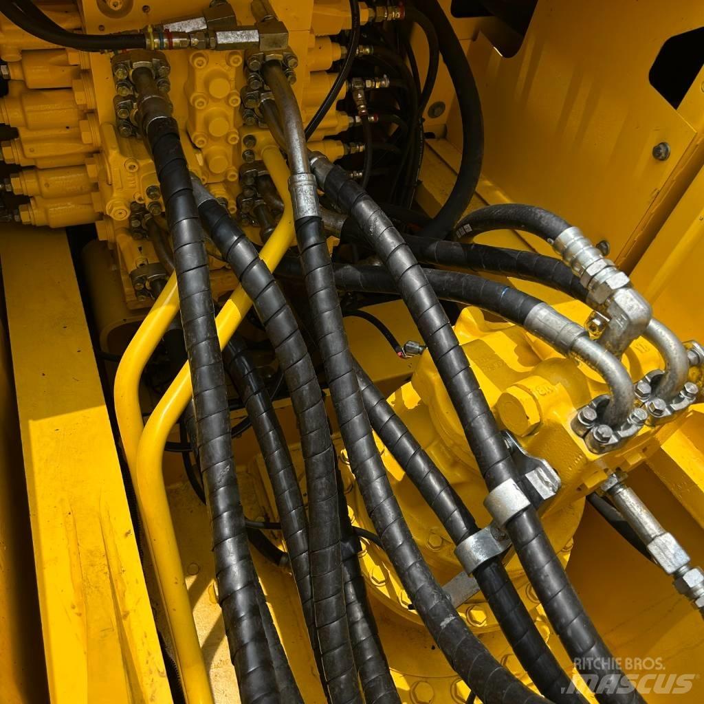 Komatsu 220-8 Vikšriniai ekskavatoriai