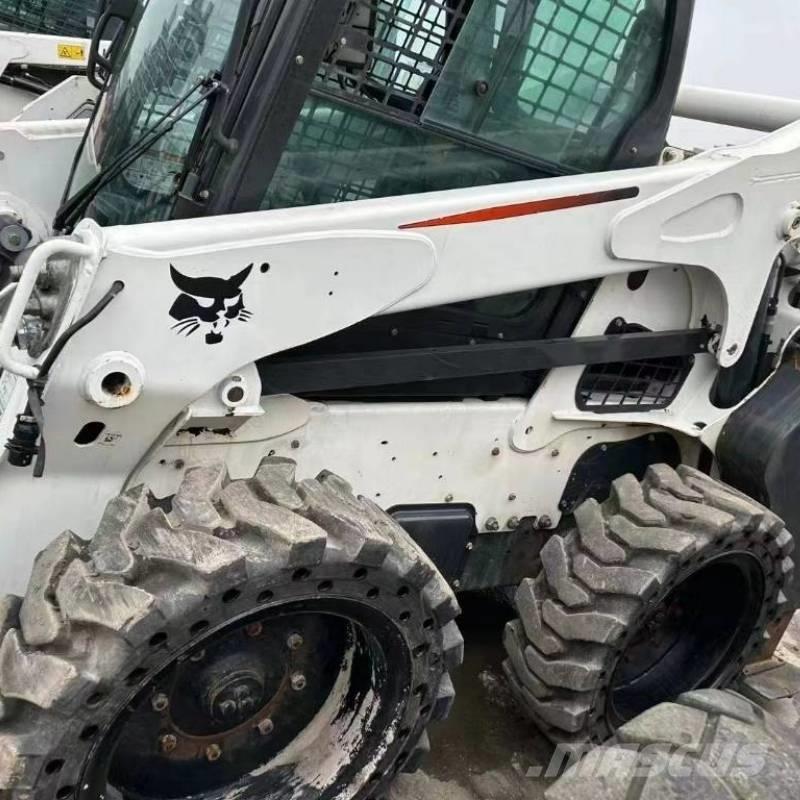 Bobcat S 750 Krautuvai su šoniniu pasukimu