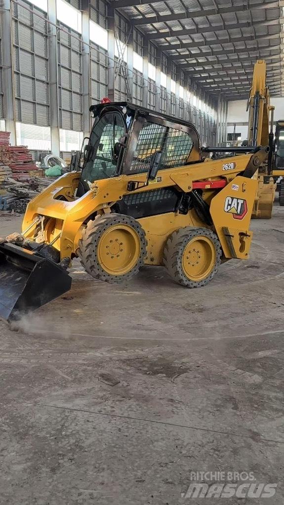 CAT 262 D Krautuvai su šoniniu pasukimu