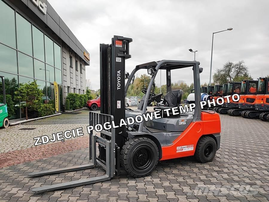 Toyota 02-8FGJF35 LPG (dujiniai) krautuvai