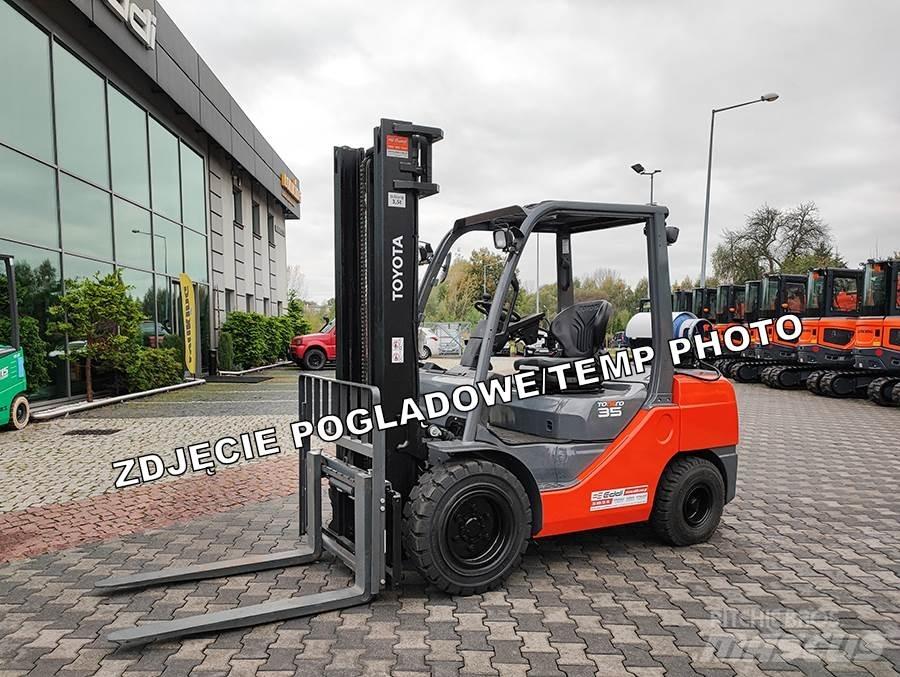 Toyota 02-8FGJF35 LPG (dujiniai) krautuvai