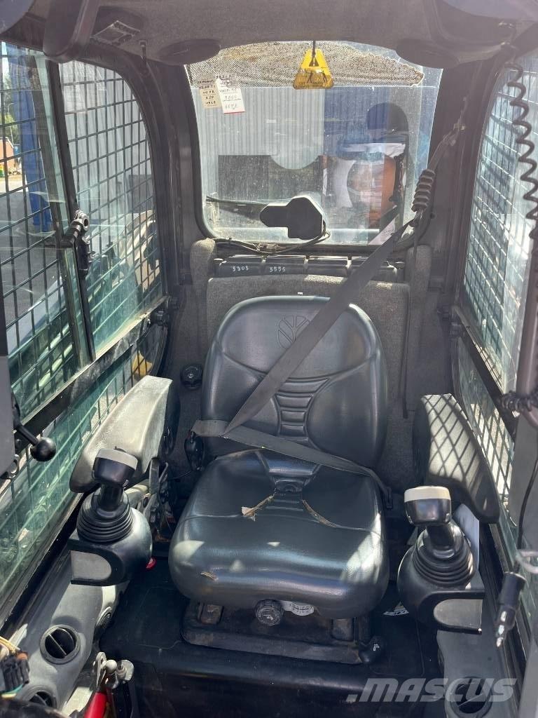New Holland L 218 Krautuvai su šoniniu pasukimu