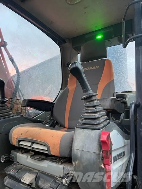 Doosan DX 140 LC-3 Vikšriniai ekskavatoriai