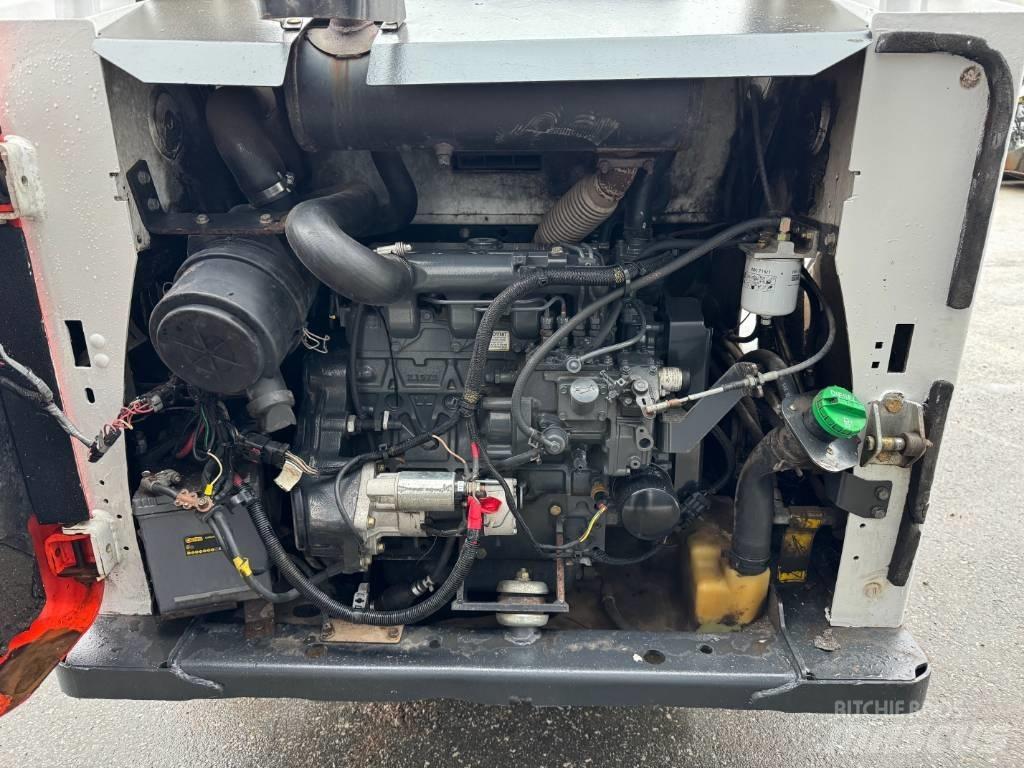Bobcat S 530 Krautuvai su šoniniu pasukimu