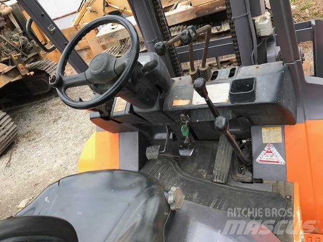 Toyota 7 FD 40 Dyzeliniai krautuvai