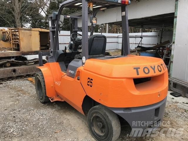 Toyota 7 FD 40 Dyzeliniai krautuvai