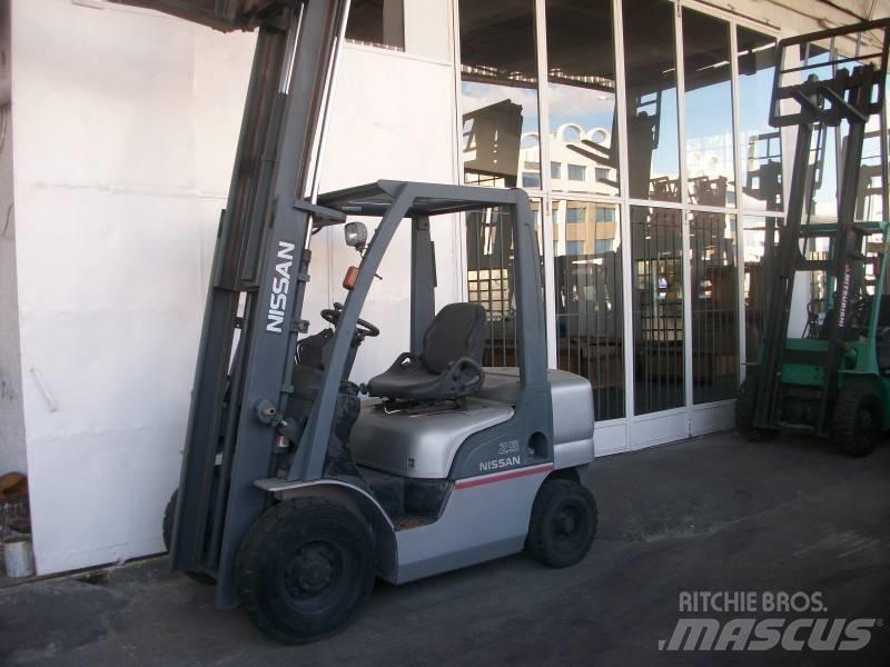 Nissan PL02A25 LPG (dujiniai) krautuvai