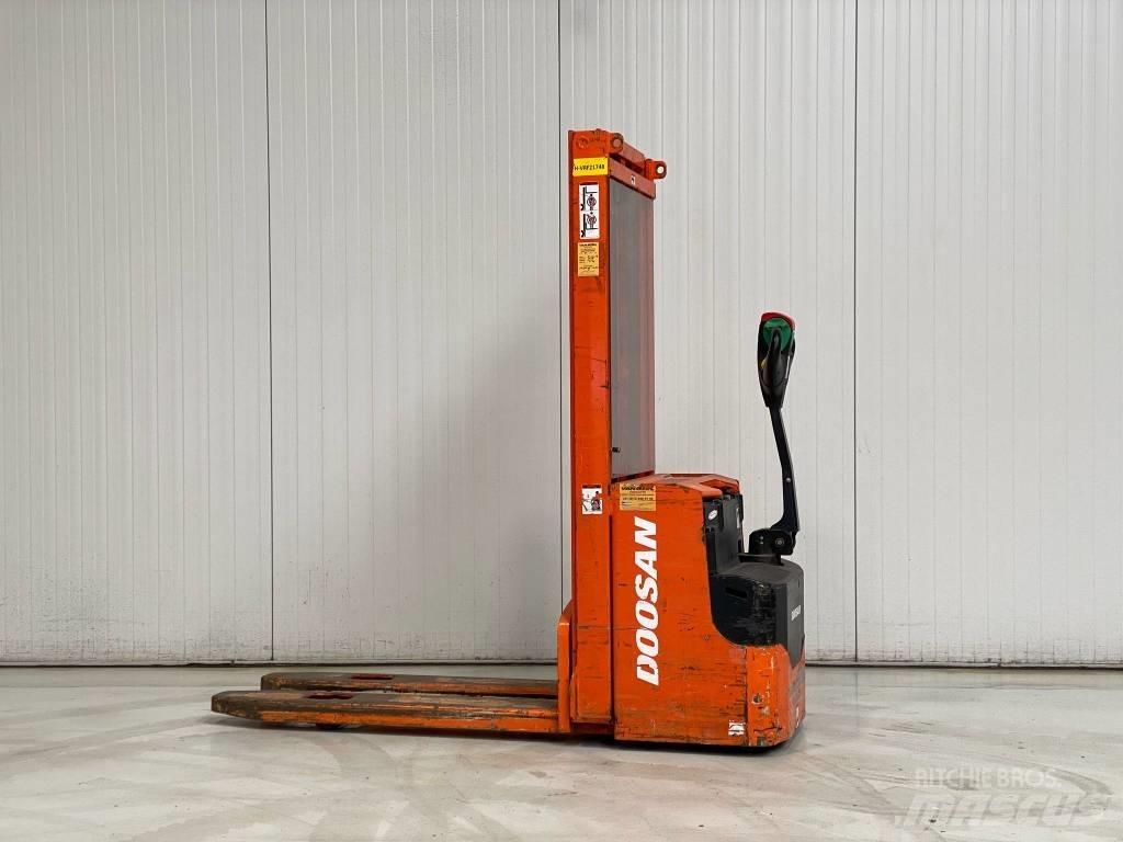 Doosan LEDS12.5C Rankiniai vėžimėliai